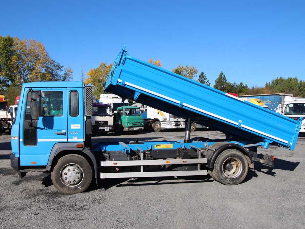 Volvo FL6 220 S3 SKLÁPĚČ NÁKLADNÍ AUTOMOBIL SKLÁPĚČKOVÝ