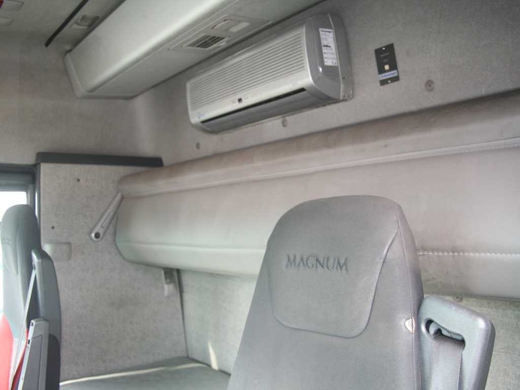 Renault MAGNUM 500DXI PRŮCHOZÍ SOUPRAVA , EURO 5 , MANUÁL