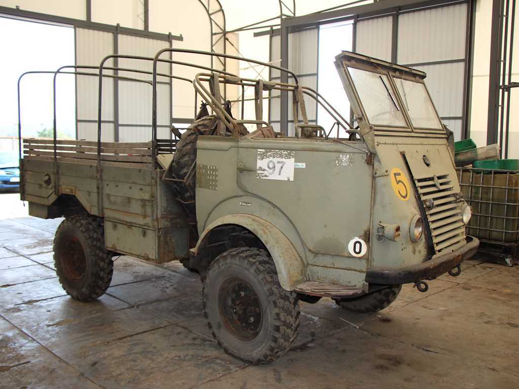 Renault R2087 VETERÁN 4X4